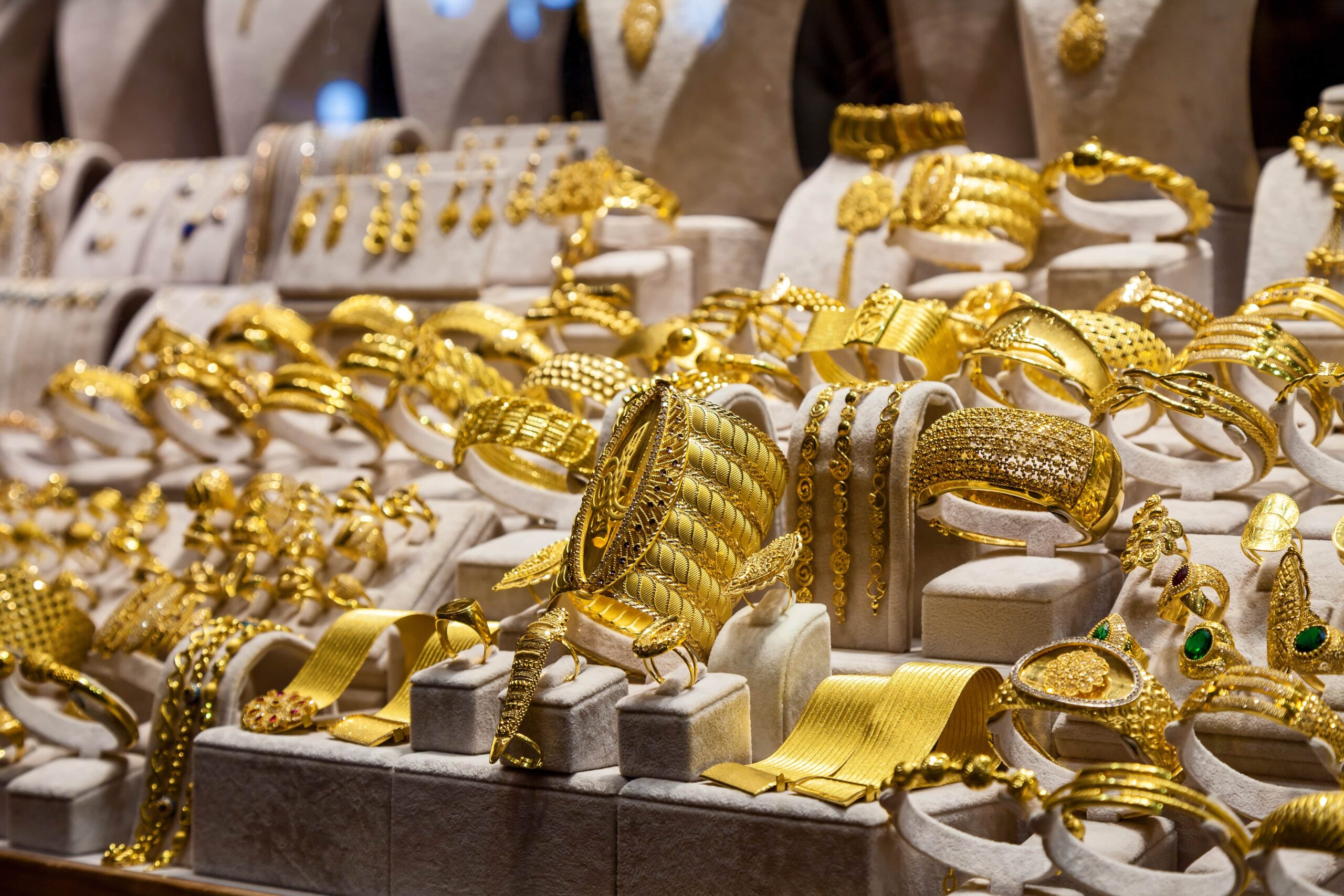 goldanakuf-berlin-hellersdorf-hauptstadtgold-gold-schmuck-tresen-ketten